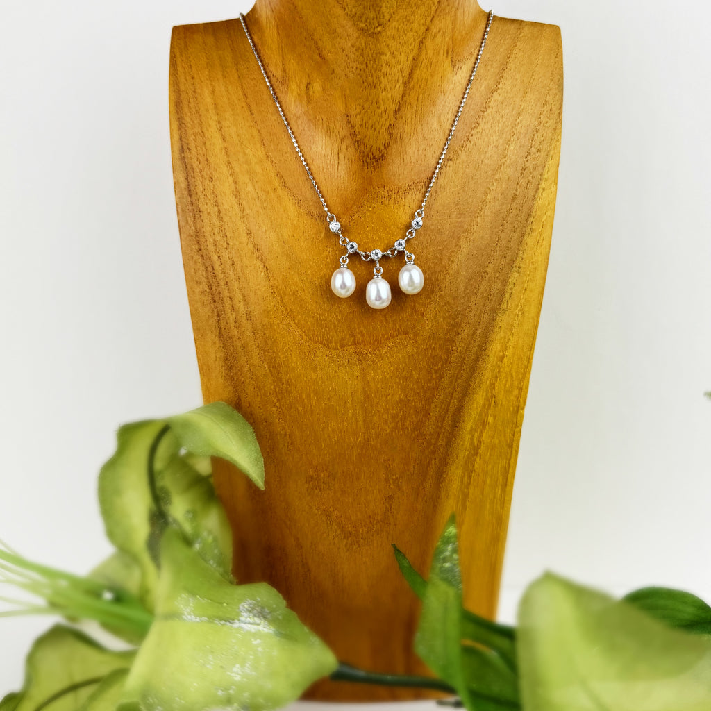 Starlit Pearls Necklace - VNKL154