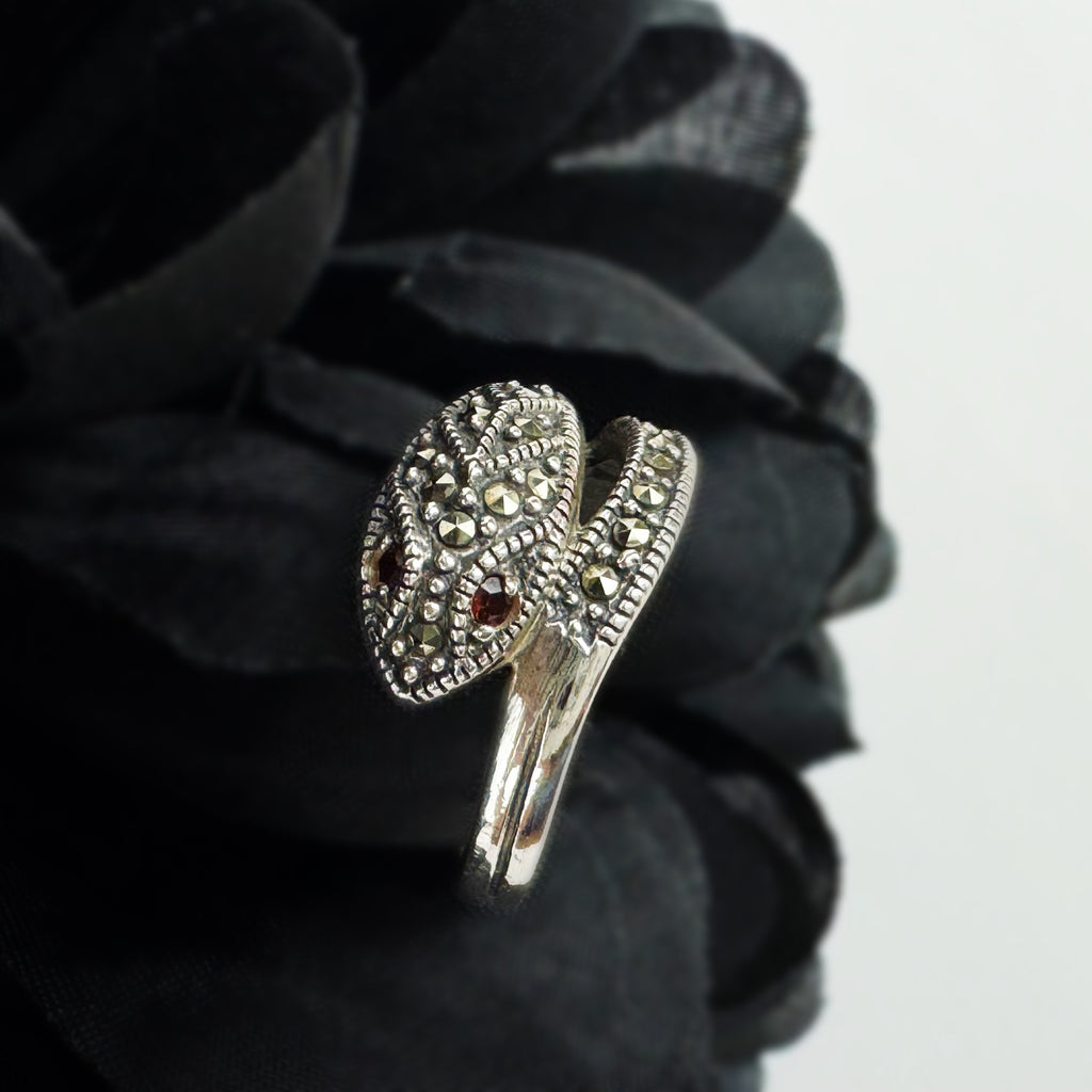 Sparkling Viper Ring - VR458