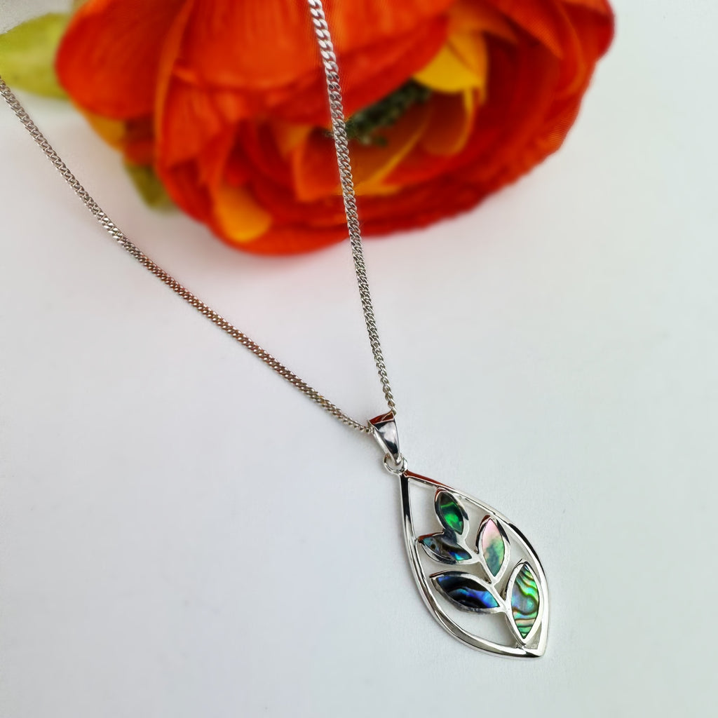 Deco Leaf Pendant - VP326A