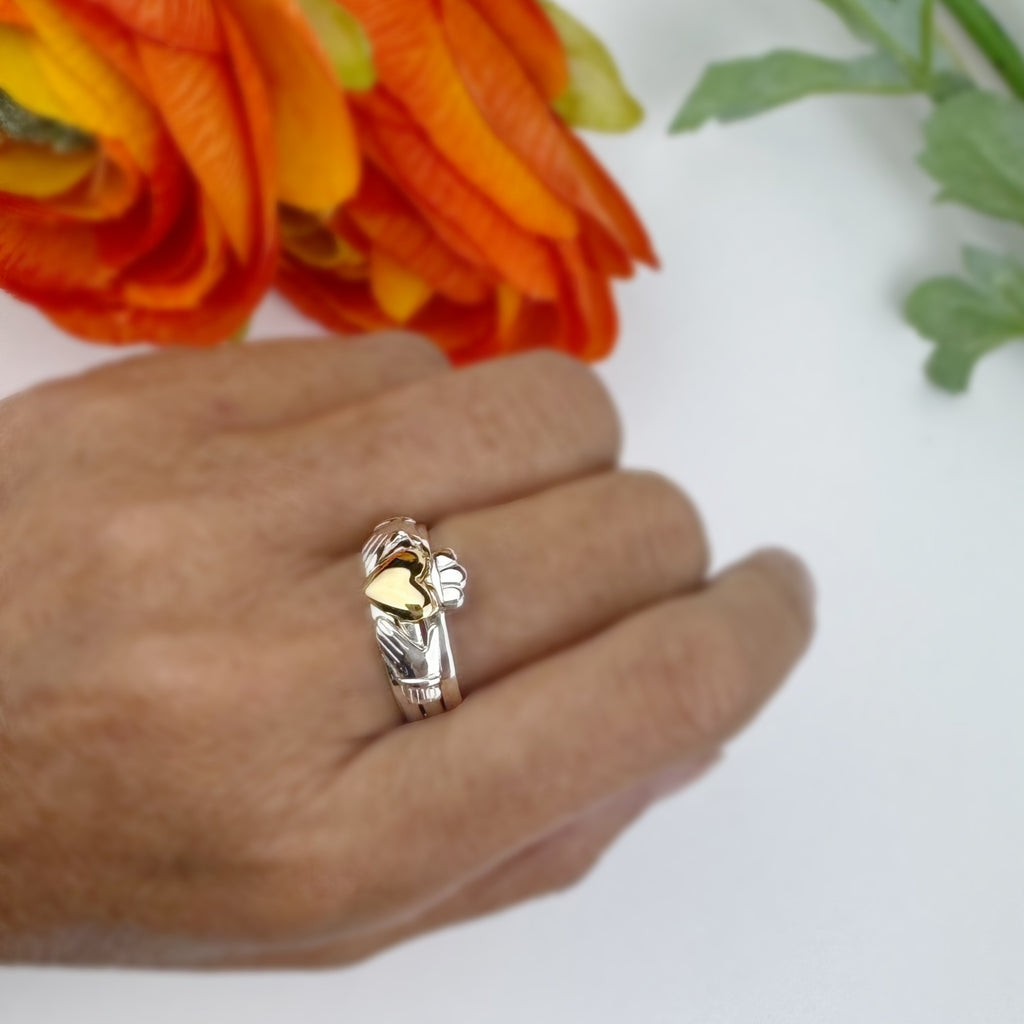 Golden Heart Ring - VR162