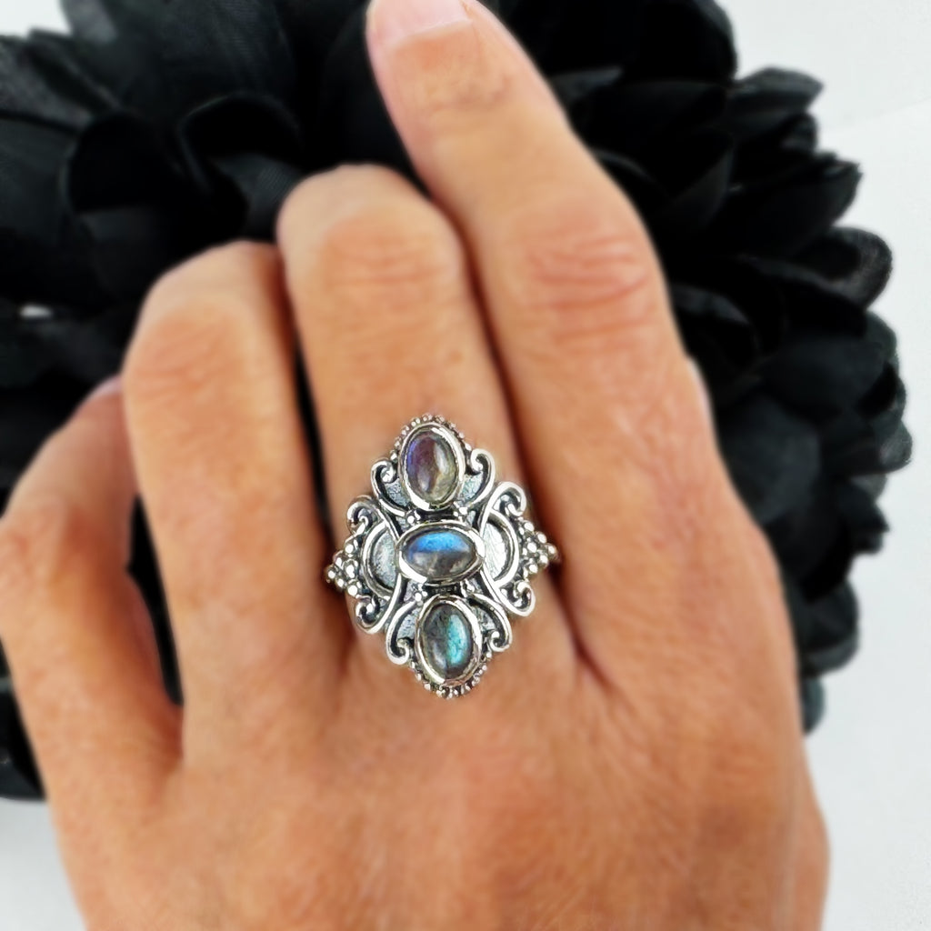 Mitzy Ring - VR240