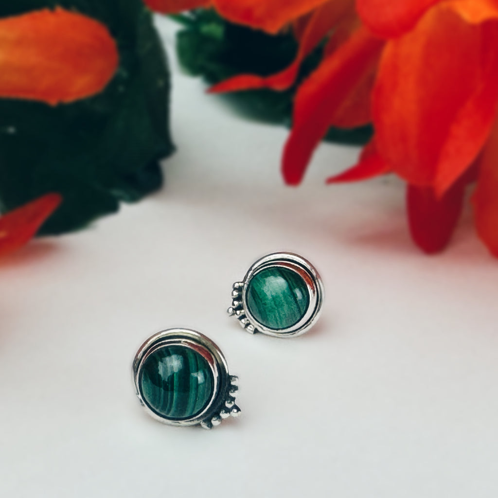 Canna Stud Earrings - VE302 (Asst gemstones)