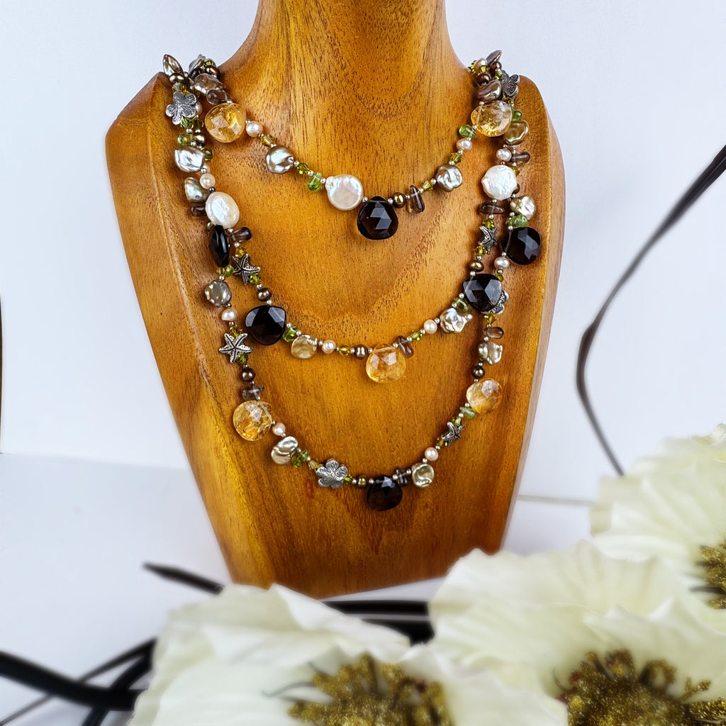 Golden Wonderland Necklace - VUNK109