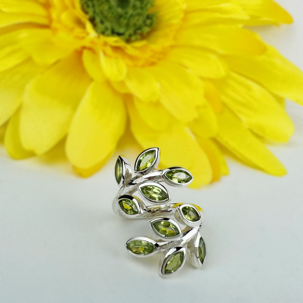 Precious Petals Ring - VR436 (2 colours)