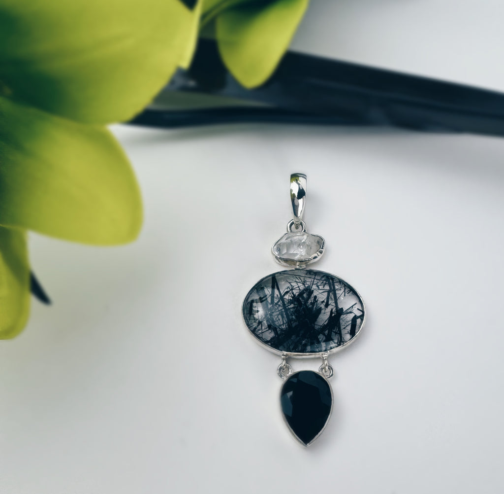 Dark Heart Pendant - VP110