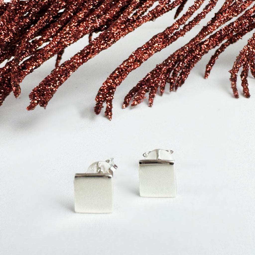 Manhattan Mix Studs - VE146