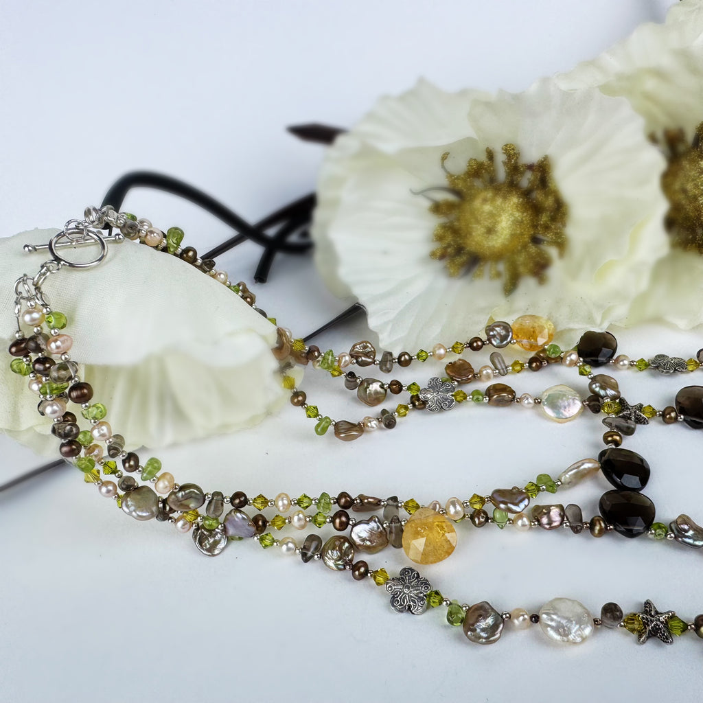 Golden Wonderland Necklace - VUNK109