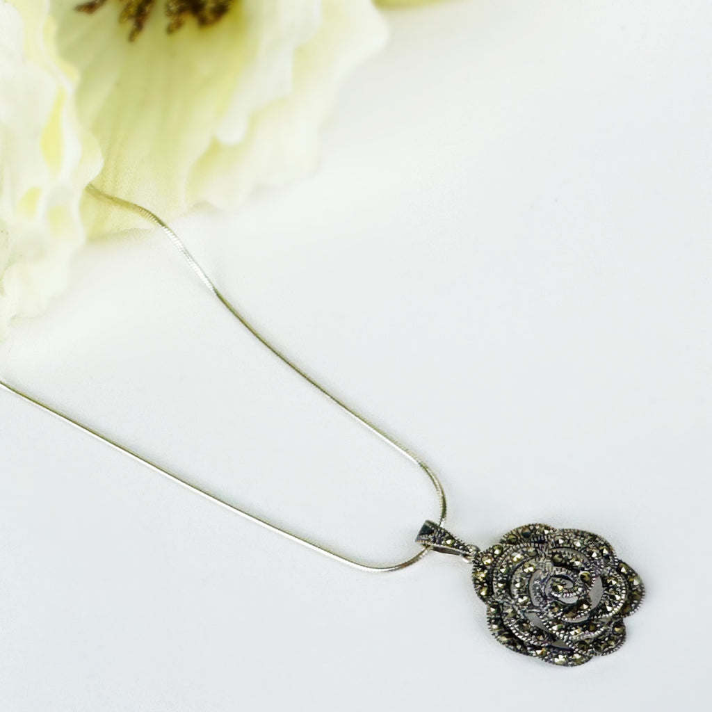 Nouveau Rose Pendant - VP196