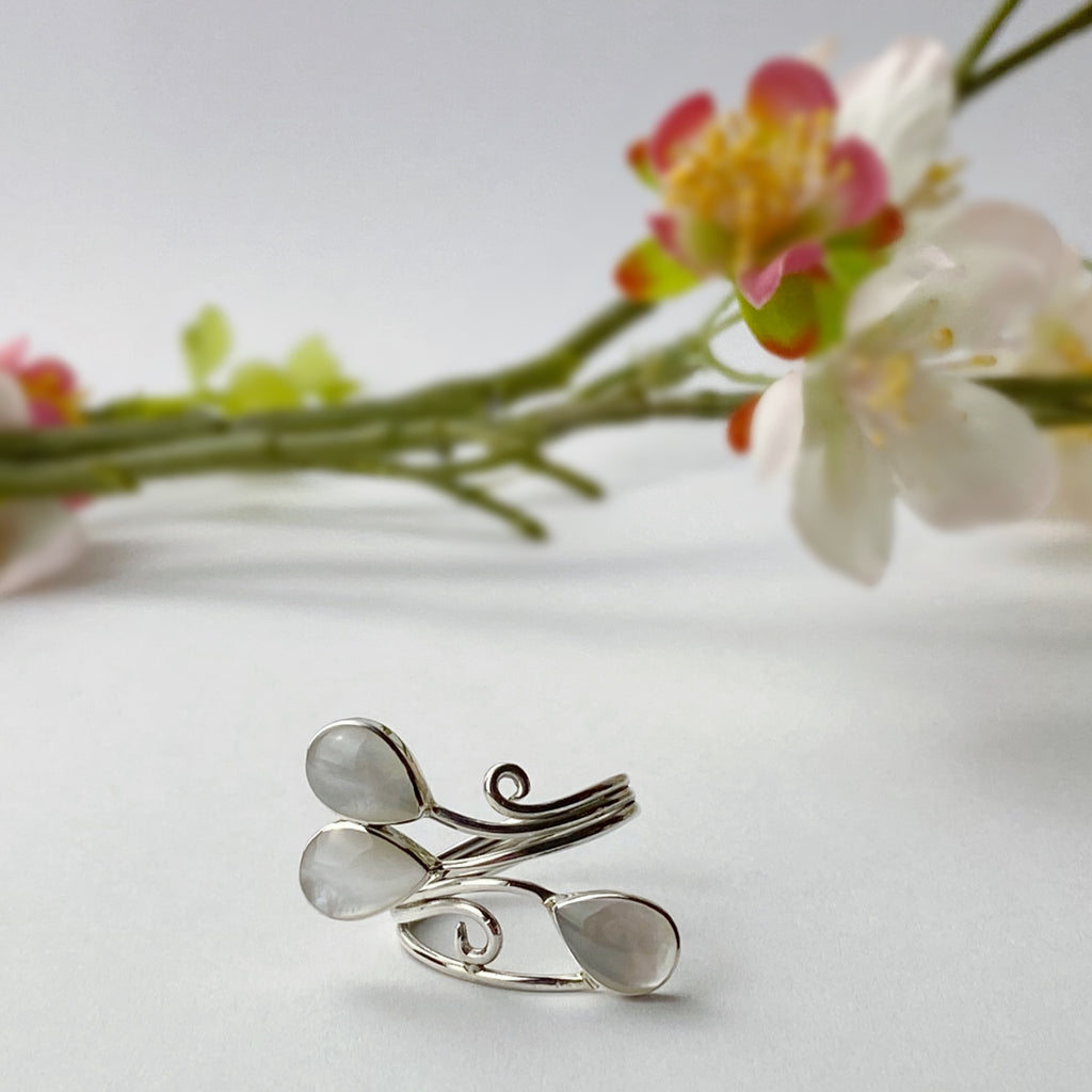 White Petals Ring - VR426
