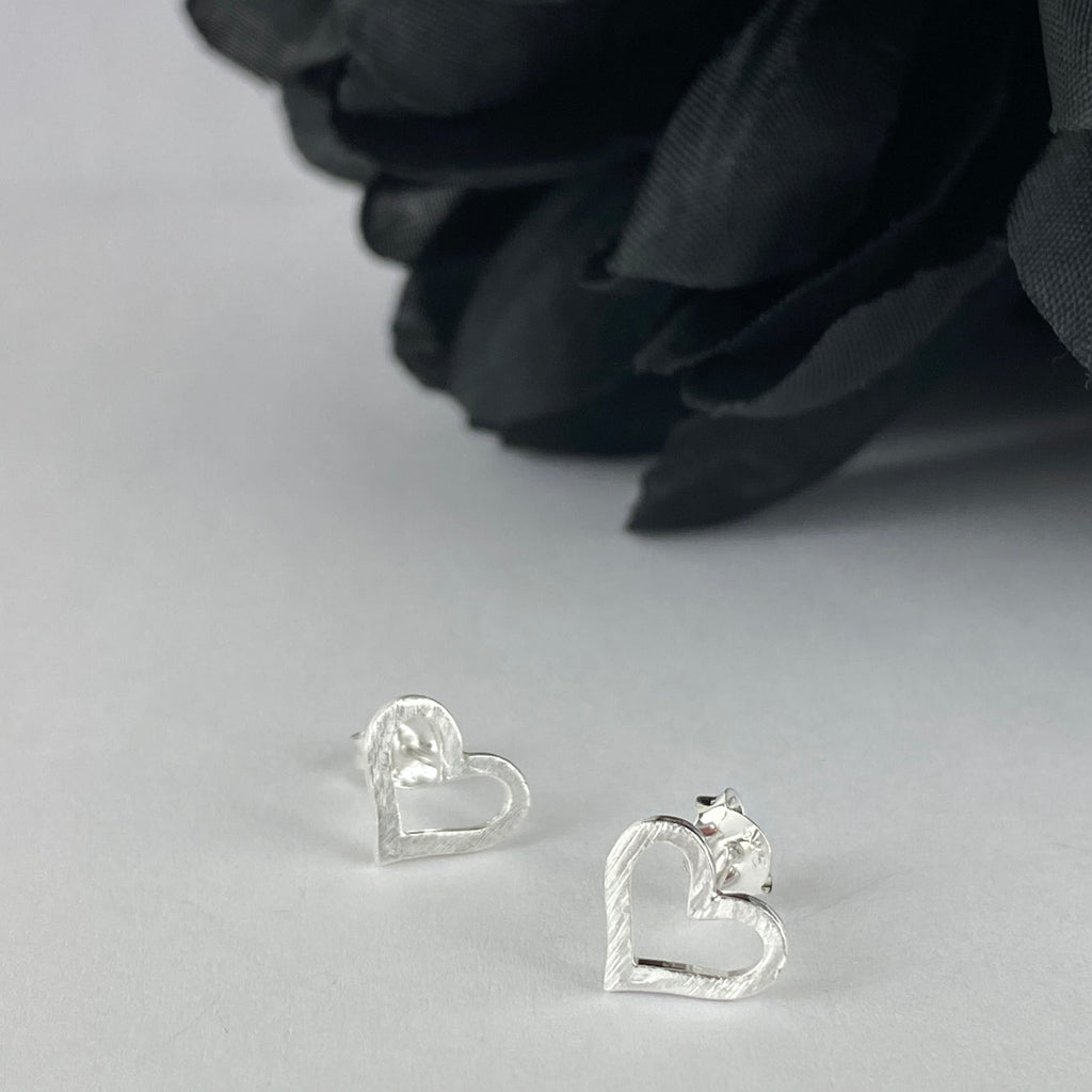 Dusty Heart Earrings - VE620