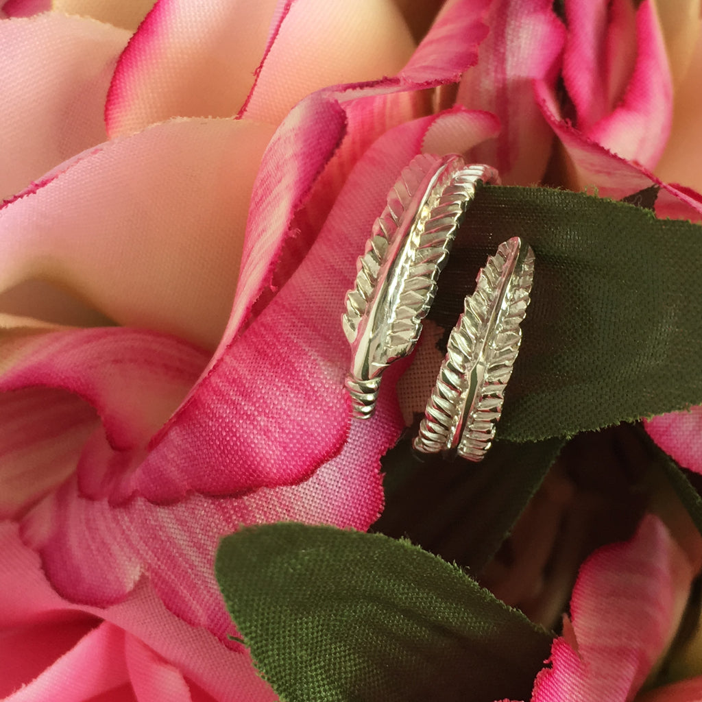 Spiralling Feather Ring - SR1923